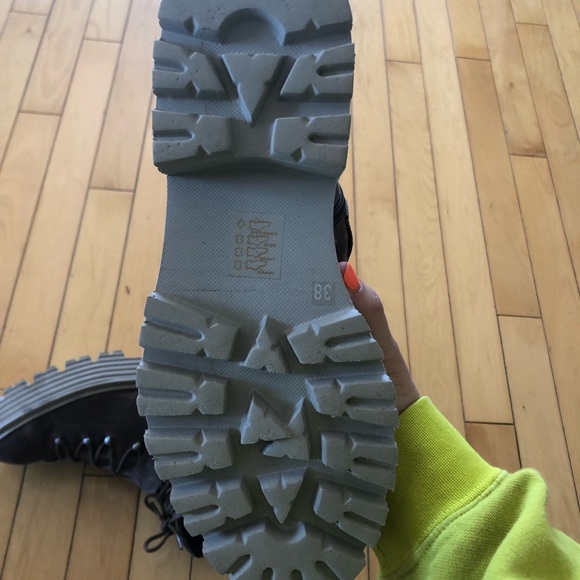 New Italian Suede Grey Lug Sole Boots - Picture 6 of 7